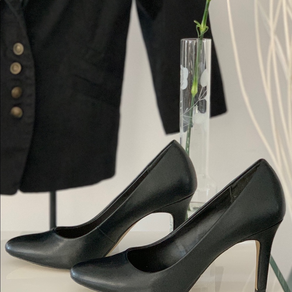 KELLY & KATIE Black Tiana pump Faux Leather